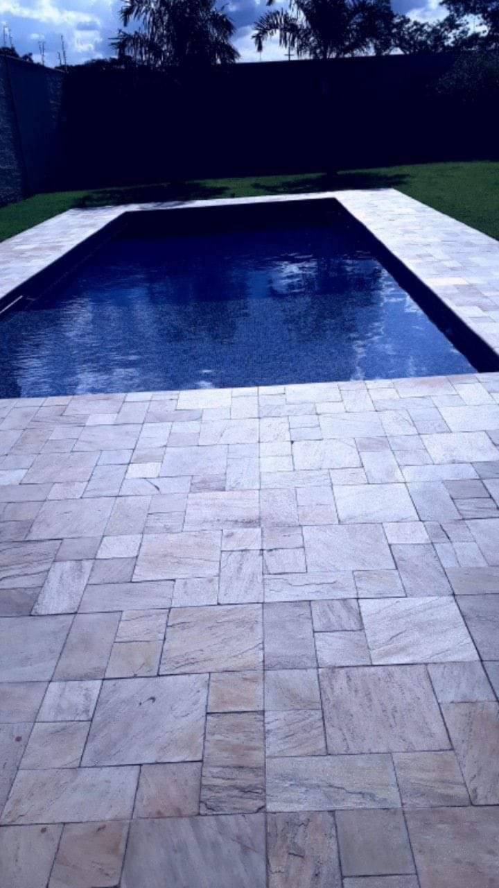 Piscina de Azulejo instalada pela Tatu Piscinas em MS